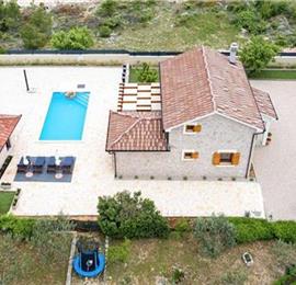 2 bedroom villa with pool near Skradin, sleeps 5